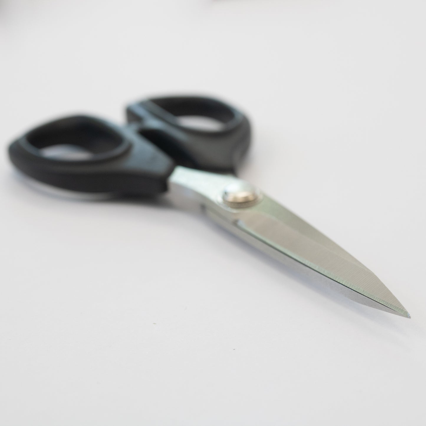 Tijeras Kai - 13,5cm - Serie 5 - Asun Dominguez Academia de Moda